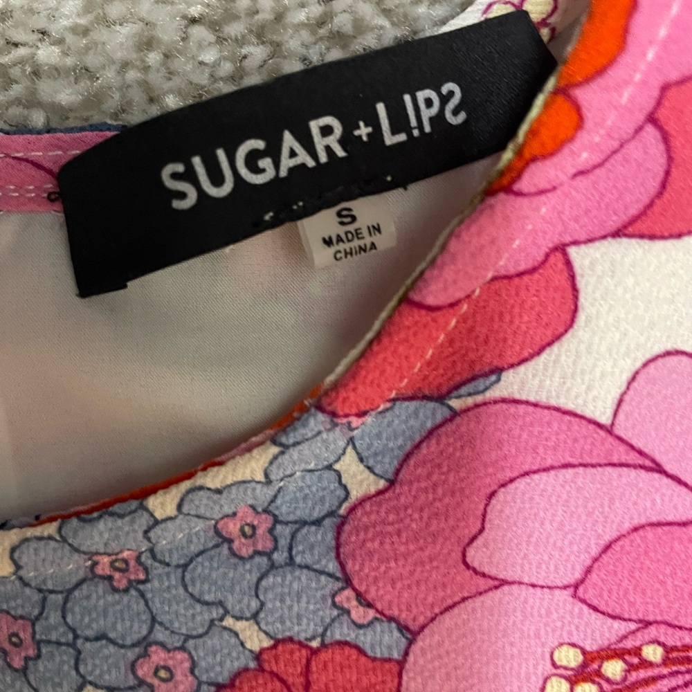 Sugar Lips Floral Ruched Sleeve